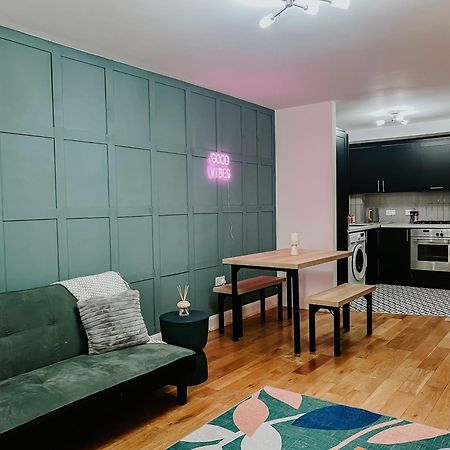 Whitehall Square Apartments- Queen'S Quarters بلفاست المظهر الخارجي الصورة