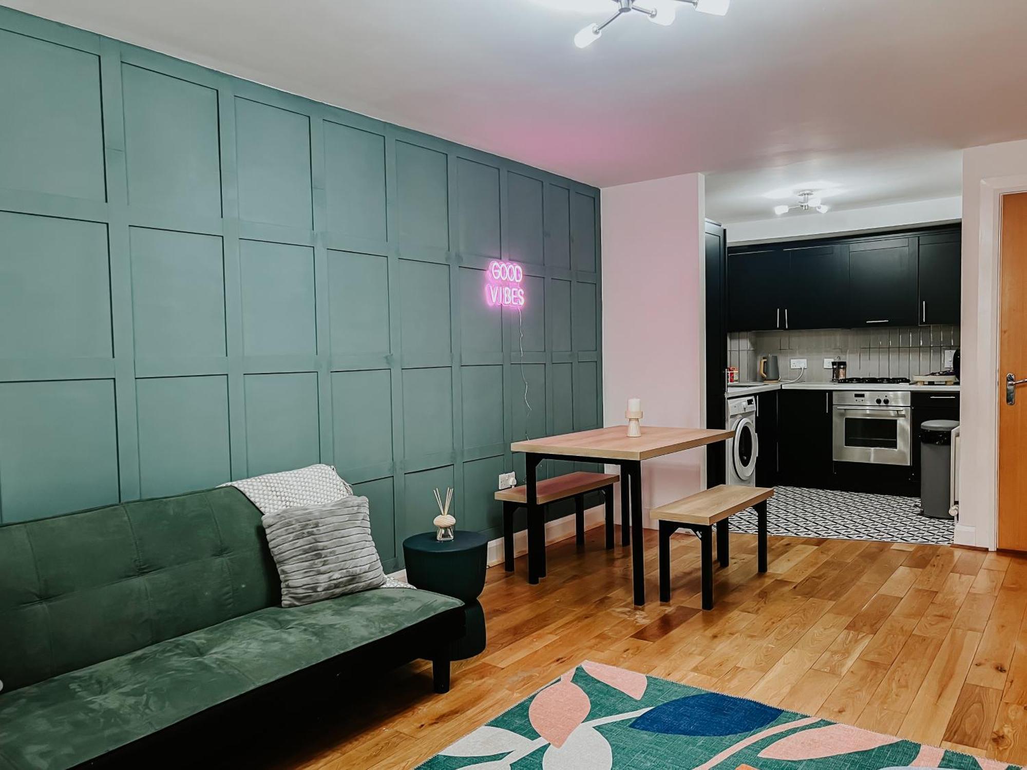 Whitehall Square Apartments- Queen'S Quarters بلفاست المظهر الخارجي الصورة