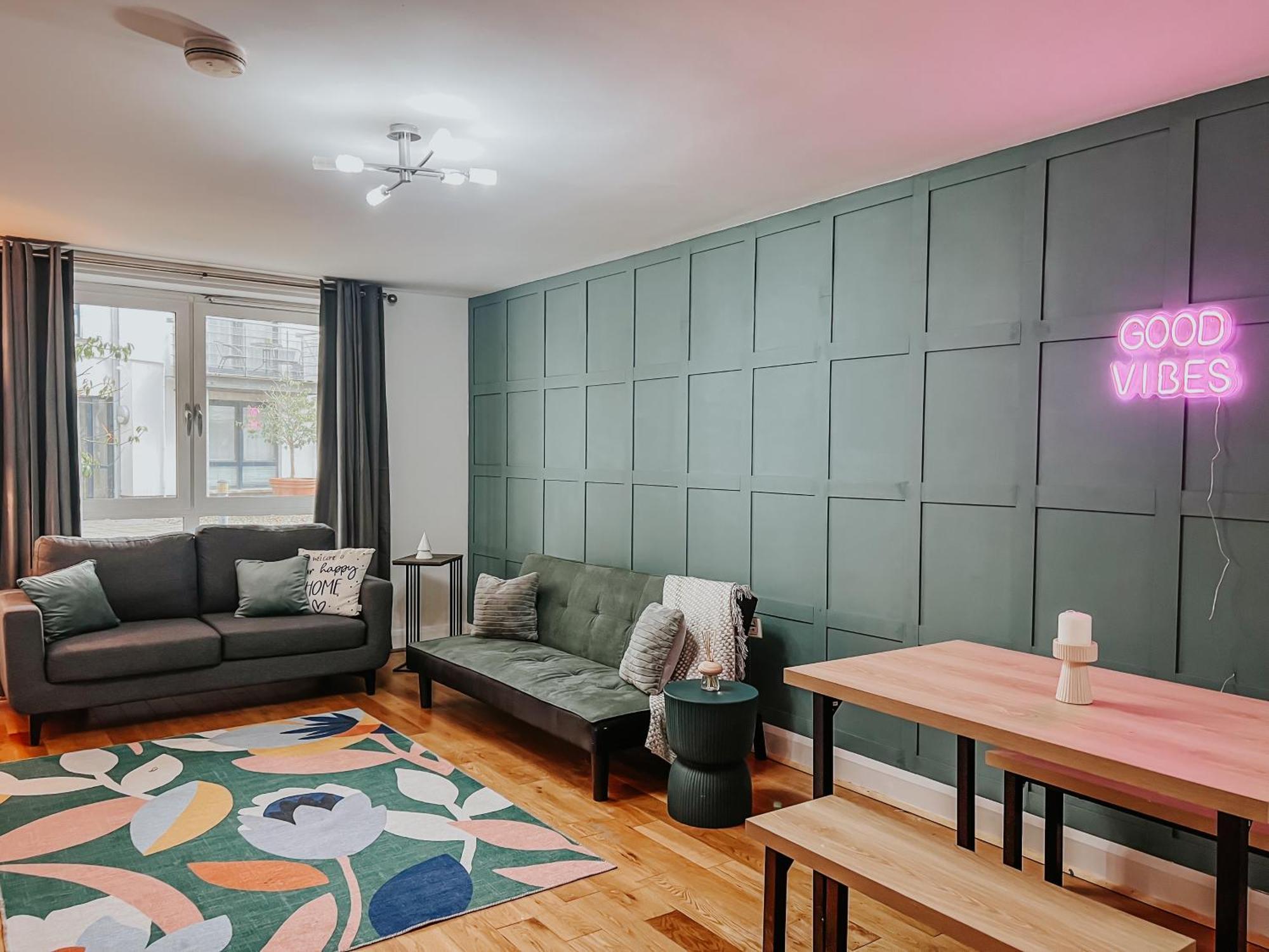 Whitehall Square Apartments- Queen'S Quarters بلفاست المظهر الخارجي الصورة